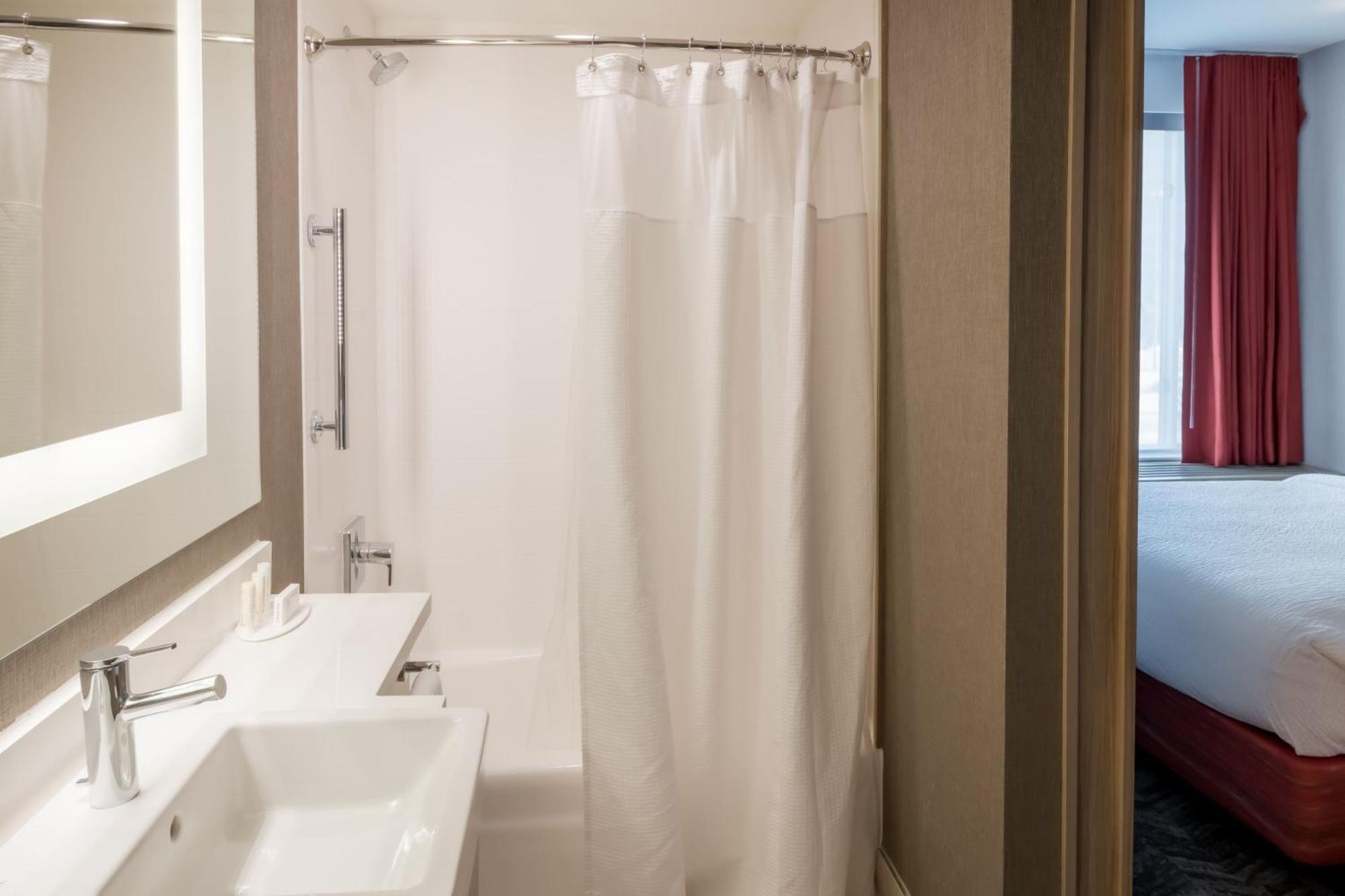 Springhill Suites Dallas Central Expressway Exterior foto