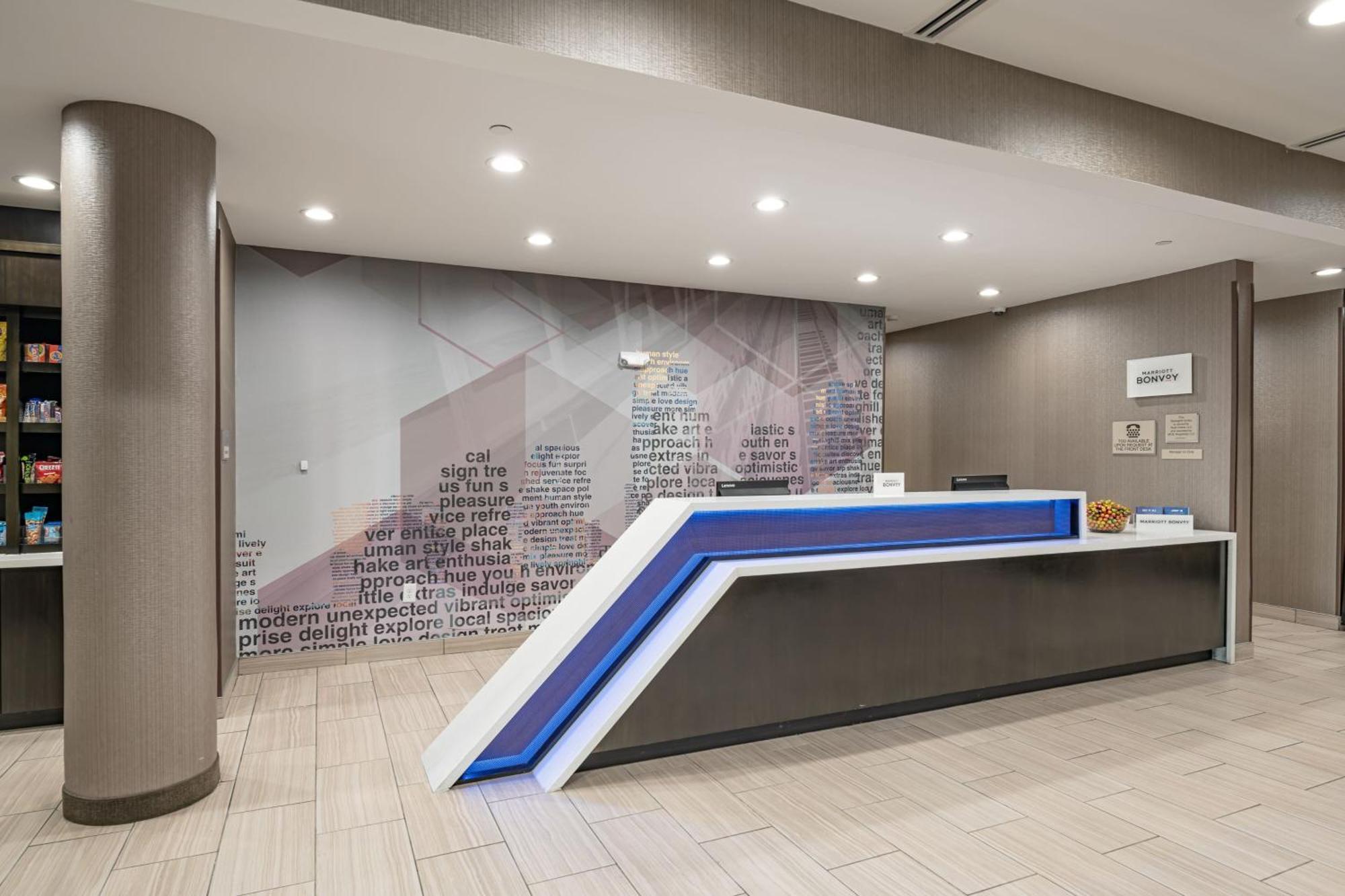 Springhill Suites Dallas Central Expressway Exterior foto