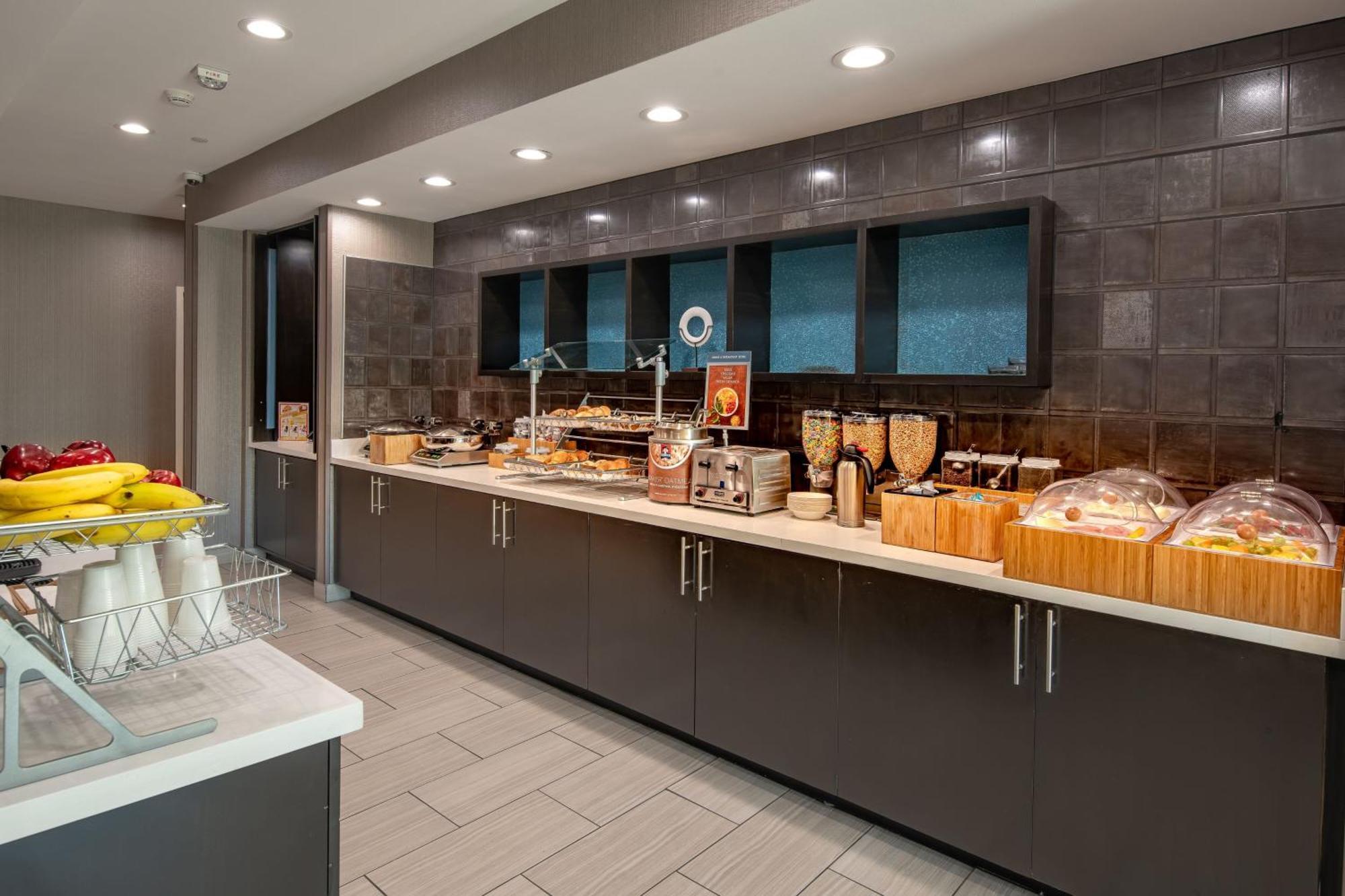 Springhill Suites Dallas Central Expressway Exterior foto
