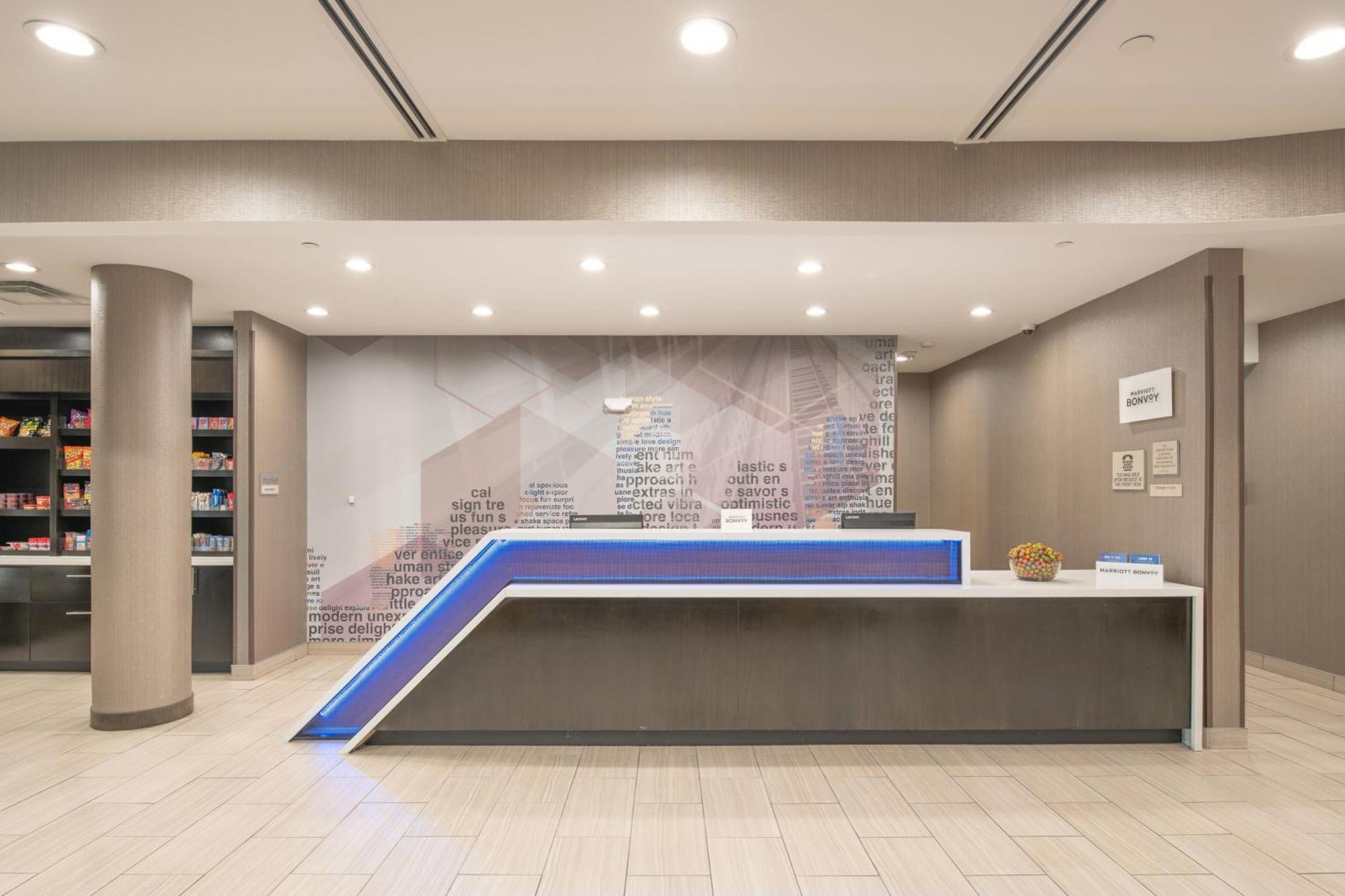 Springhill Suites Dallas Central Expressway Exterior foto