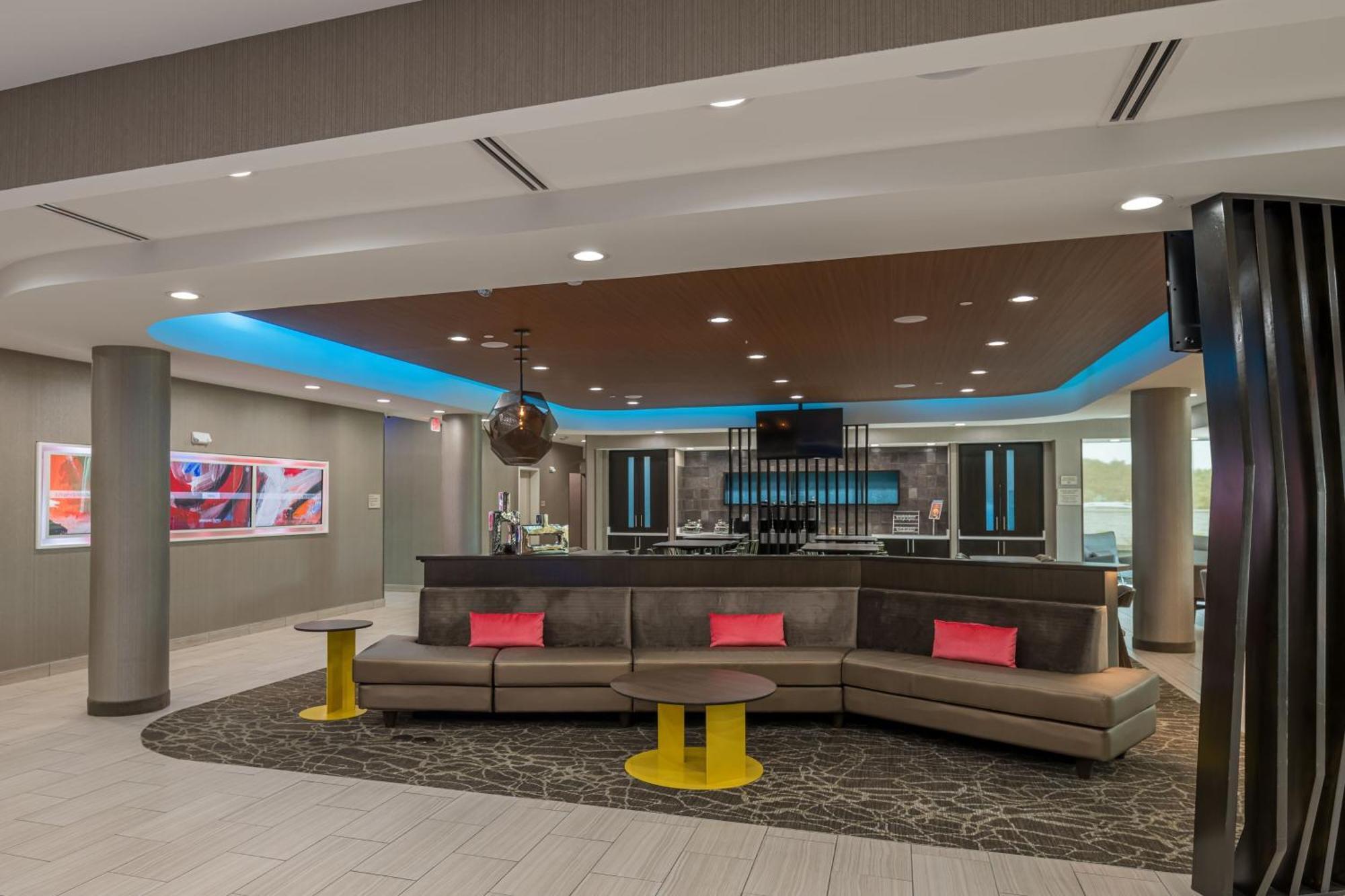 Springhill Suites Dallas Central Expressway Exterior foto