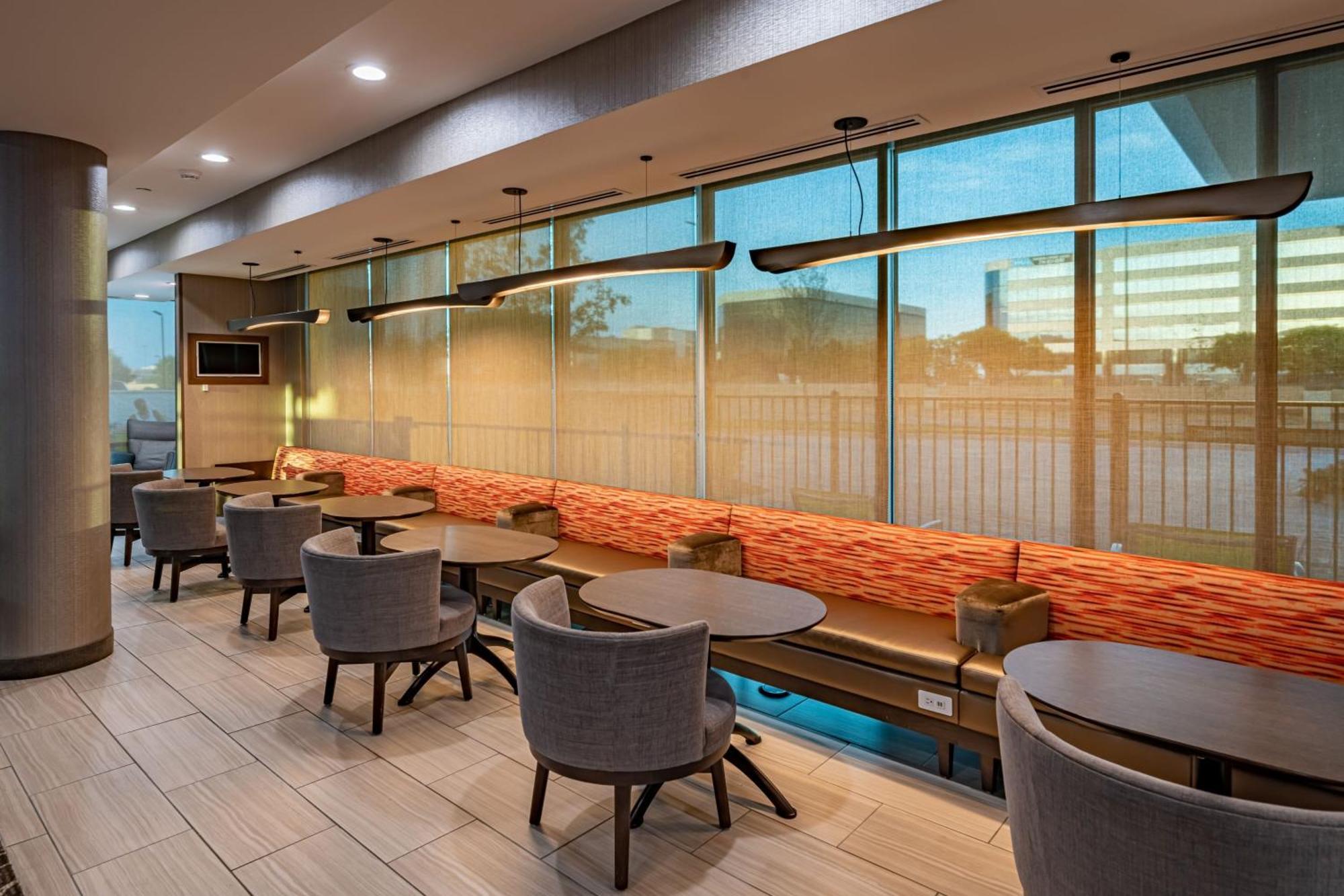 Springhill Suites Dallas Central Expressway Exterior foto