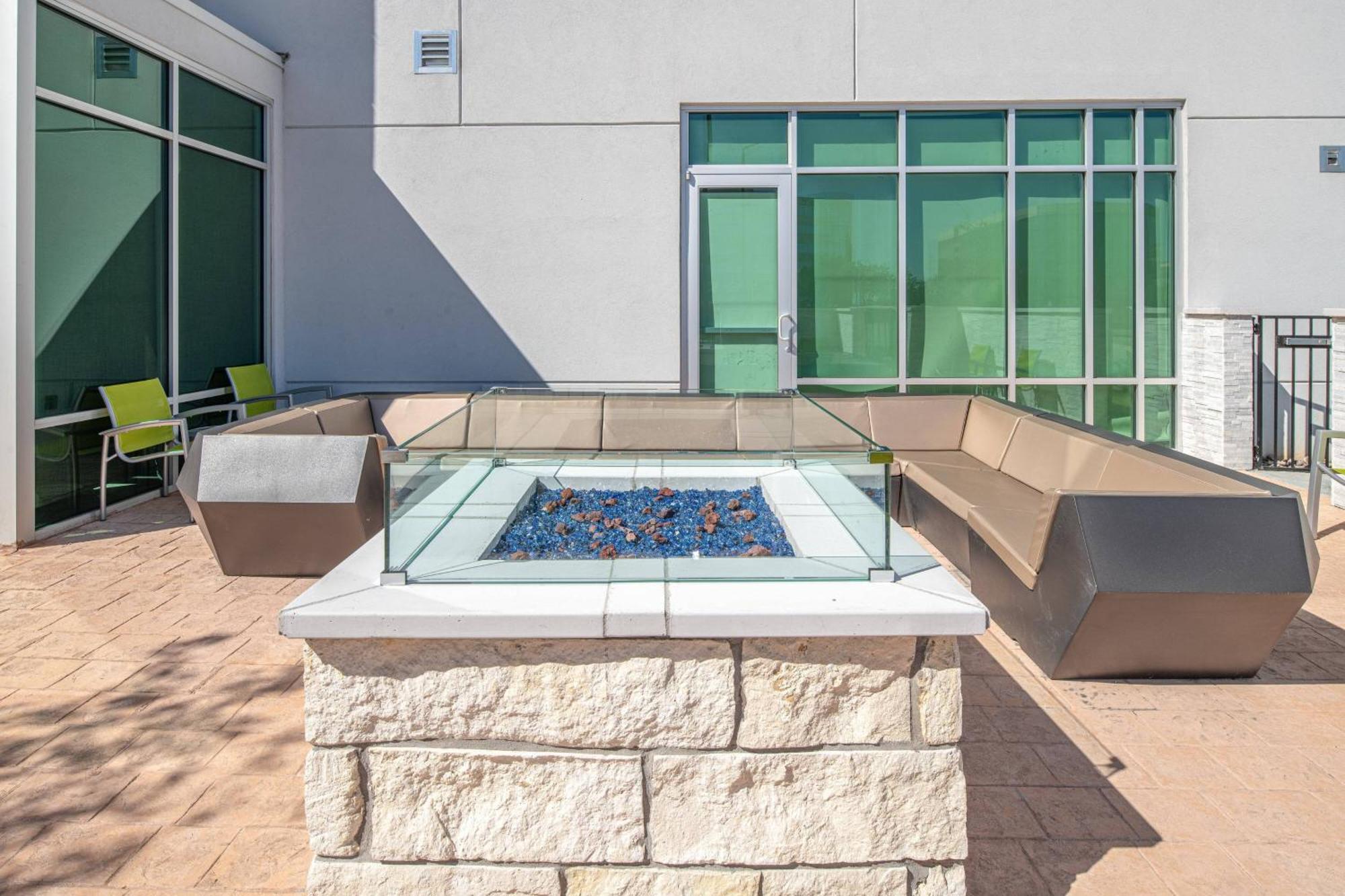 Springhill Suites Dallas Central Expressway Exterior foto